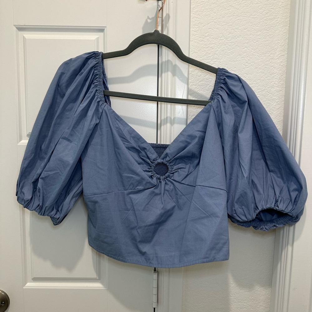 Blue cropped top - never worn
